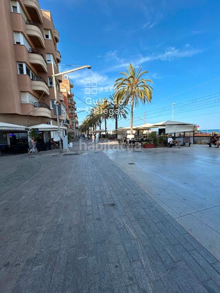 Foto c6bdb881-34ad-4c4c-9d3b-8f2cb1f6e6c5. Local comercial a Casagemes Badalona