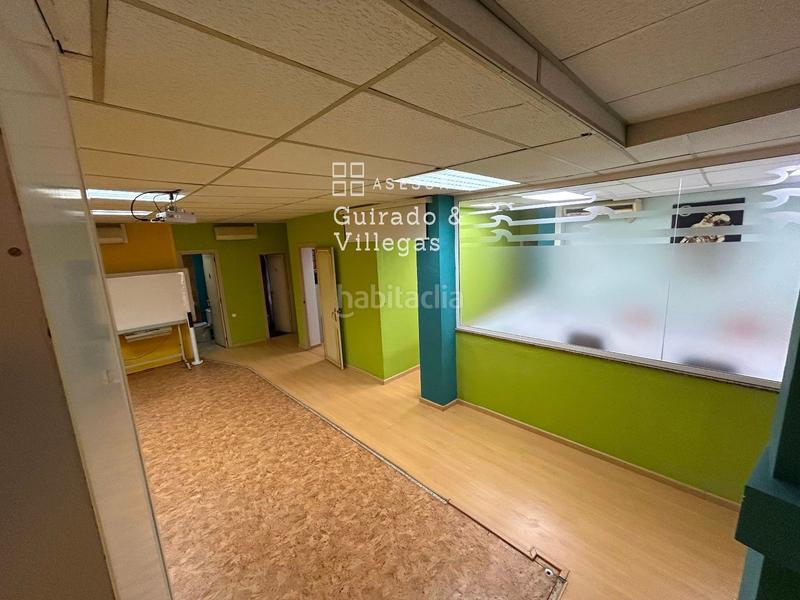 Foto f91a6308-cc32-4968-89d5-ea6620d59357. Local comercial a Casagemes Badalona