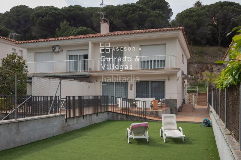 Foto acd6b1ca-0c04-4e82-b747-1dafb7b34c7f. Casa adosada impresionante chalet adosado en Nucli Urbà Argentona