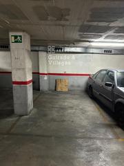 Parking voiture à Calle d´ignasi iglesias 132. Parking amplio en venta sant andreu