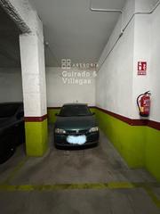 Aparcament cotxe  Calle de l´abat escarré 25. Se vende plaza de parking en sant boi