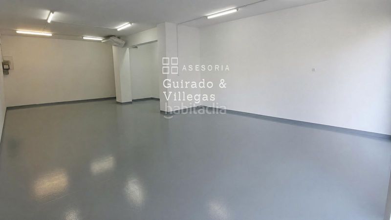 Foto 35e5bc14-5ca8-4ea5-be87-6d262338d9af. Local comercial a Llefià Badalona