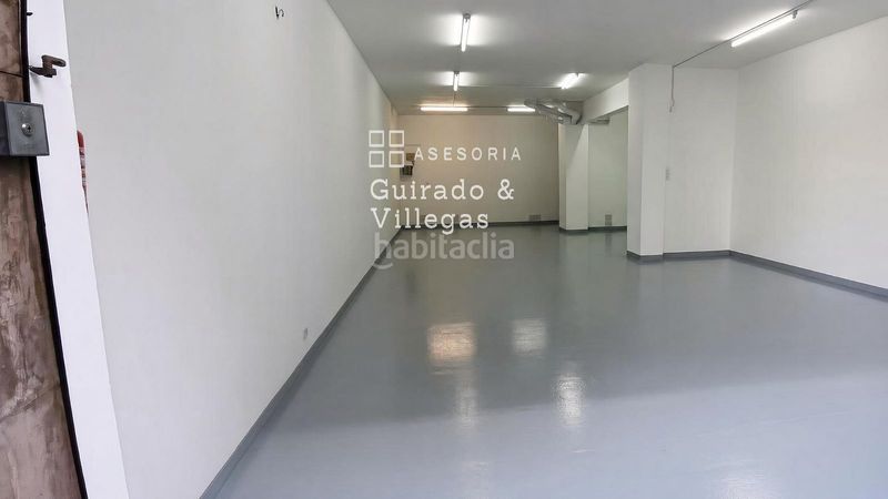 Foto 3d24df36-b762-45bb-9ad3-a5d731c6e7e1. Local comercial a Llefià Badalona