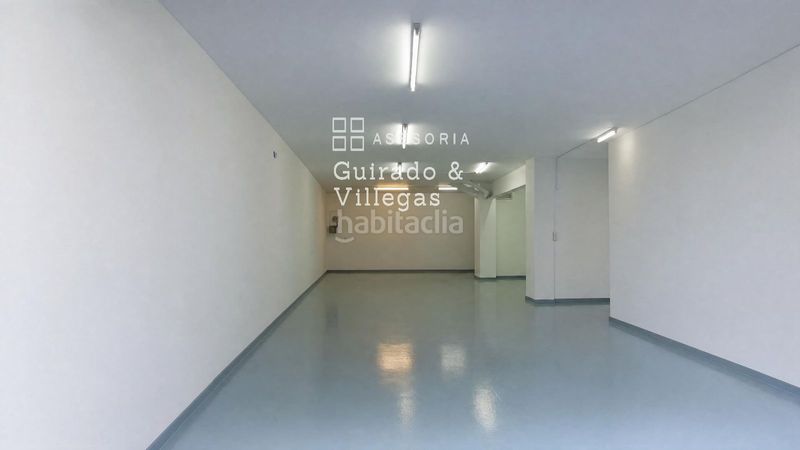 Foto ab649fce-0aad-4a94-bfc9-87fba5b93fd9. Local comercial a Llefià Badalona
