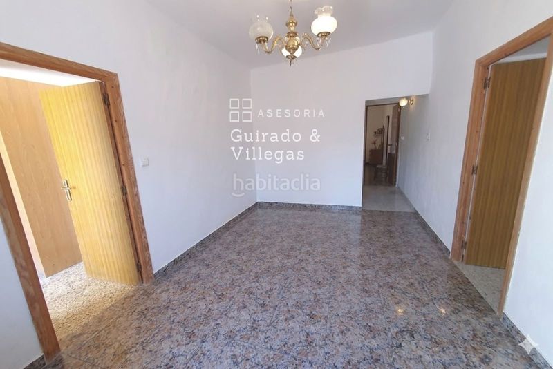 Foto b4bc1208-2411-4b72-b5e4-e39905713bf2. Casa adossada a Fines