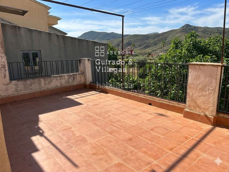 Foto efb9a5b1-49d9-43ab-b7d3-90a8c5955be6. Casa adossada a Fines
