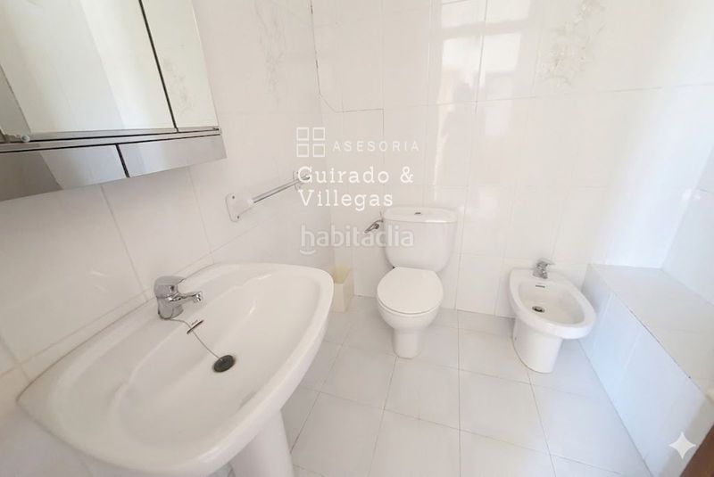 Foto f7b883c0-d994-4d32-8623-b6c4a7a8f829. Casa adossada a Fines