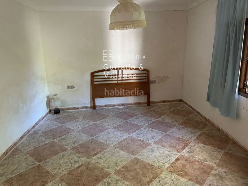 Foto ffc49dc2-e012-472e-98bf-477f10d08610. Casa adossada a Fines