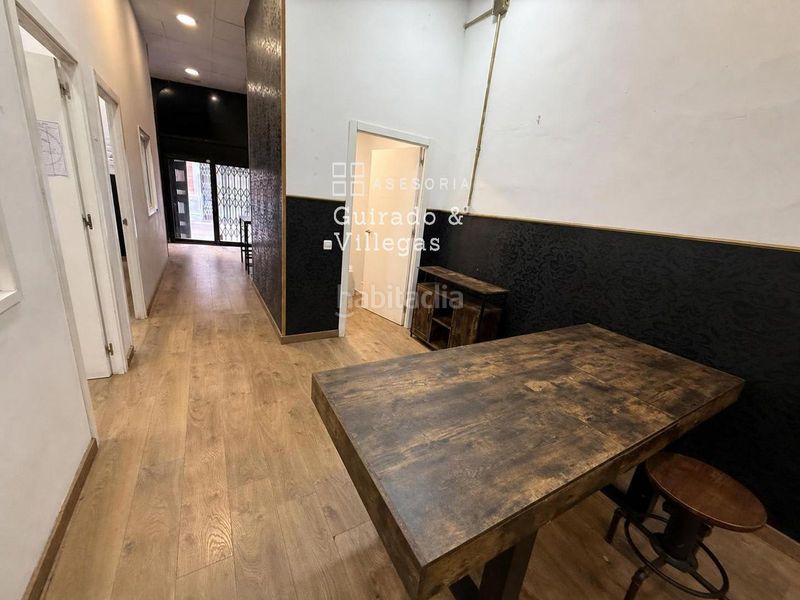 Foto b4c5c9af-c5d3-46c8-a7ce-3218376ae3f4. Local comercial a El Clot Barcelona