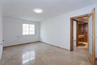 Casa adossada  Carrer de sant crispí. Fenomenal casa al lado de la avenida del vallés