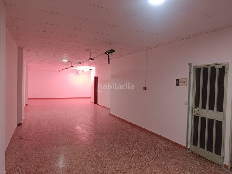 Foto 2fc2f554-7b44-46c8-a85e-28af0cfdcd1a. Local comercial a Can Palet Terrassa