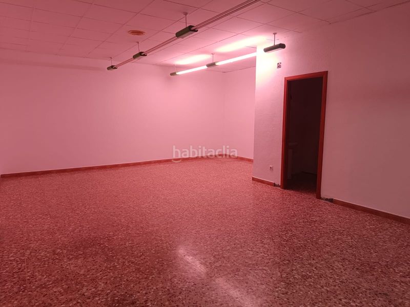 Foto c795eaac-b821-4ba2-b1b3-505e6dff958a. Local comercial a Can Palet Terrassa
