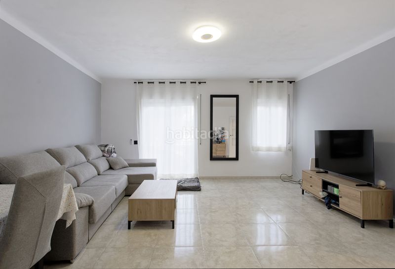Foto b908ea0d-4a7d-42e1-aa69-6202c6665807. Pis a Cementiri Vell Terrassa