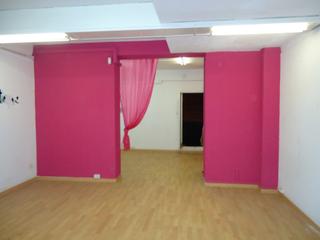 Locale commerciale  Carrer de sant josep. Local de 50m2 con patio de 6m2 en venta!