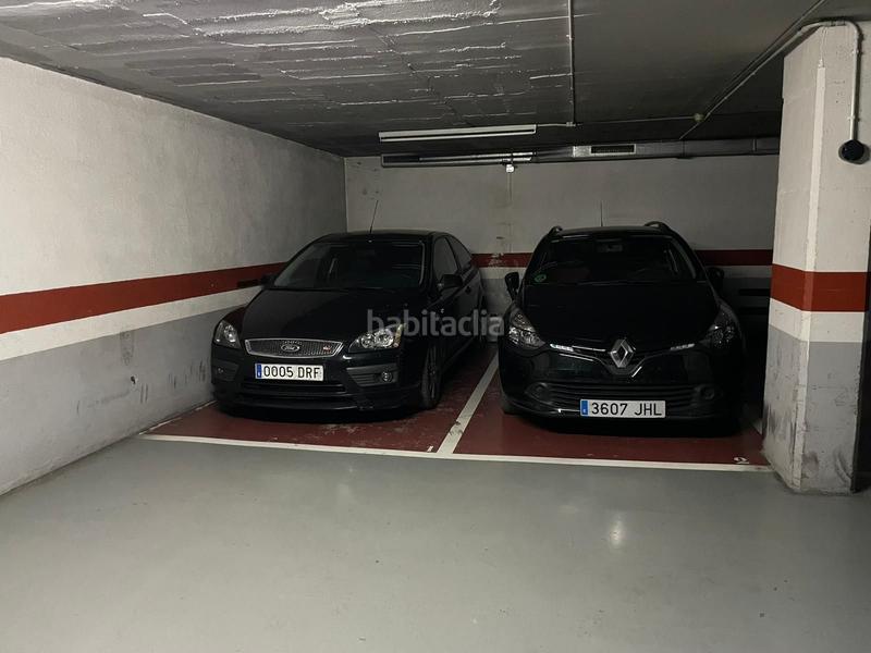 Foto c60e9baa-51f3-4dd1-99ae-0f1e8cdb2435. Parking voiture dans Centre-Can Nadal Sant Feliu de Llobregat