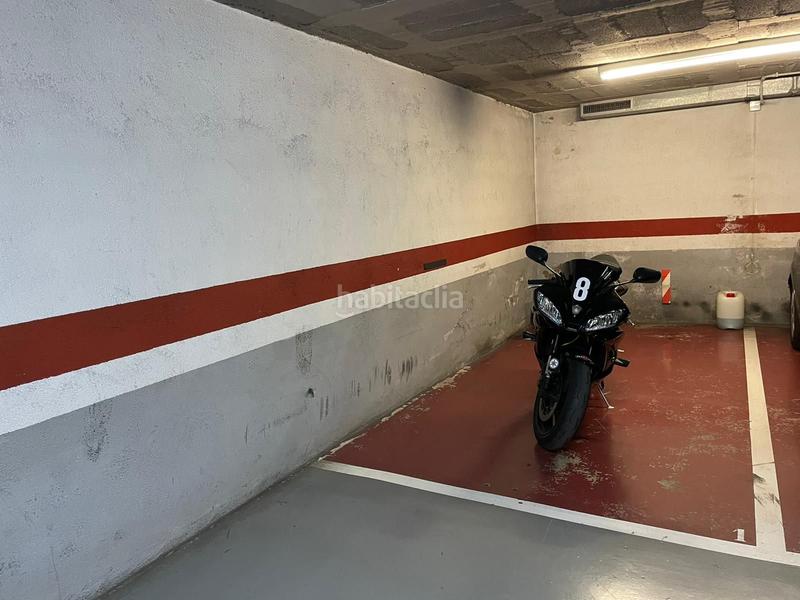 Foto dee8a417-bfbe-49f7-a76a-fff9f2622c0e. Parking voiture dans Centre-Can Nadal Sant Feliu de Llobregat