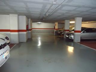 Aparcament cotxe  Carrer joan antoni samaranch. Parking para coche