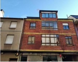 Appartement à Centro. Piso para reformar en flores del sil