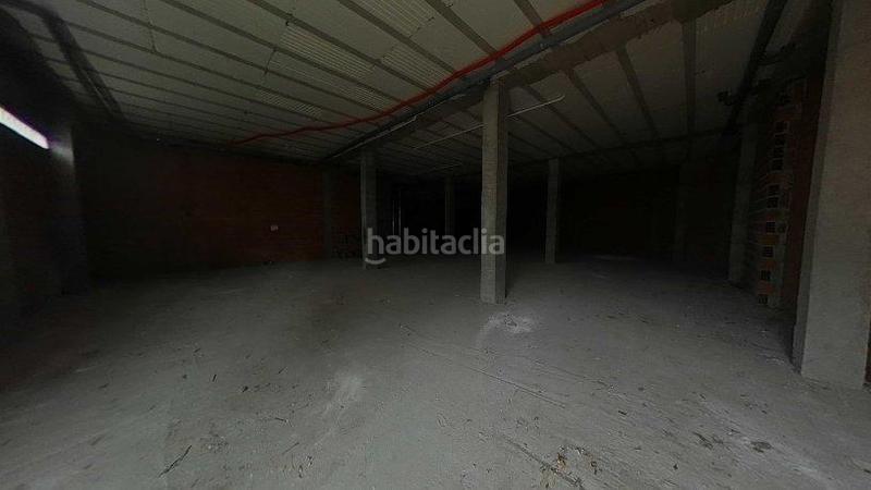 Foto 1f605bcd-4914-4b1d-bba3-53ad48cd293c. Local commercial dans calle teruel 113 dans Flores de Sil - La Placa Ponferrada