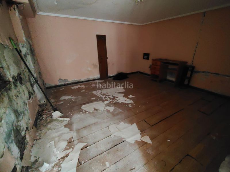 Foto 221b2bde-362c-4c64-a0ca-1dbd4a47a82b. Casa amb calefacció aparcament a Puente Castro León