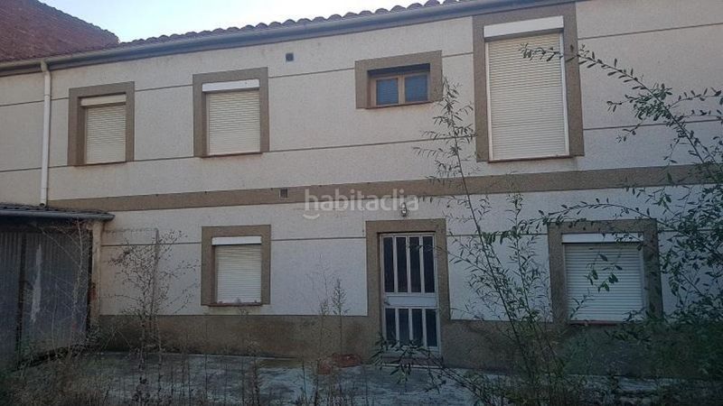 Foto f37faf79-052d-4b0d-9e74-3f57a08a732e. Casa amb calefacció aparcament a Puente Castro León