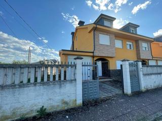 Reihenhaus  Calle san pedro-vp. Adosado para estrenar en villadepalos