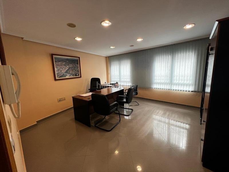 Foto 12ec56b7-75fa-4ad1-a380-d21ae7b2f510. Local commercial dans calle de san juan apóstol 14 dans Ponferrada