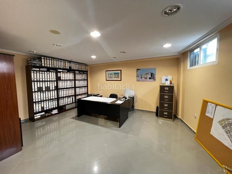 Foto e7d4ac68-01a8-4bb8-82dc-9ef7dadb04dd. Local commercial dans calle de san juan apóstol 14 dans Ponferrada