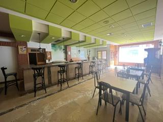 Locale commerciale in Avenida Avenida del Ferrocarril 42