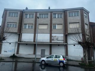Edificio in Calle de gustavo adolfo bécquer 7. Edificio en cuatrovientos