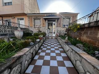 Chalet à Compostilla - Columbrianos. Casa en columbrianos