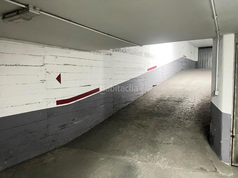 Foto c7b6d114-3c5d-4c25-bd9e-e345d929bce5. Parking coche plaza de garaje cerrada en Flores de Sil - La Placa Ponferrada