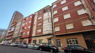 Appartement  Avenida batalla lepanto. Piso para reformar en flores del sil