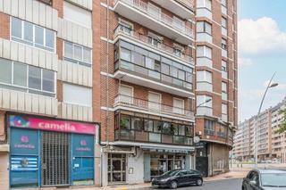 Appartement  Calle batalla roncesv. Piso en zona estación del ferrocarril