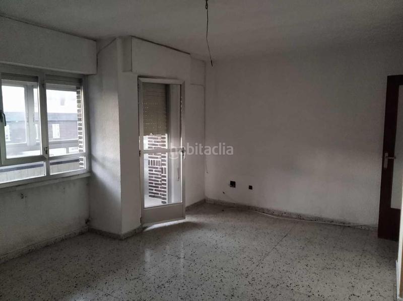 Foto 4eb50017-3f62-4e16-b012-b6eeb6236ca8. Piso  para reformar a 2 minutos del Centro en Ponferrada