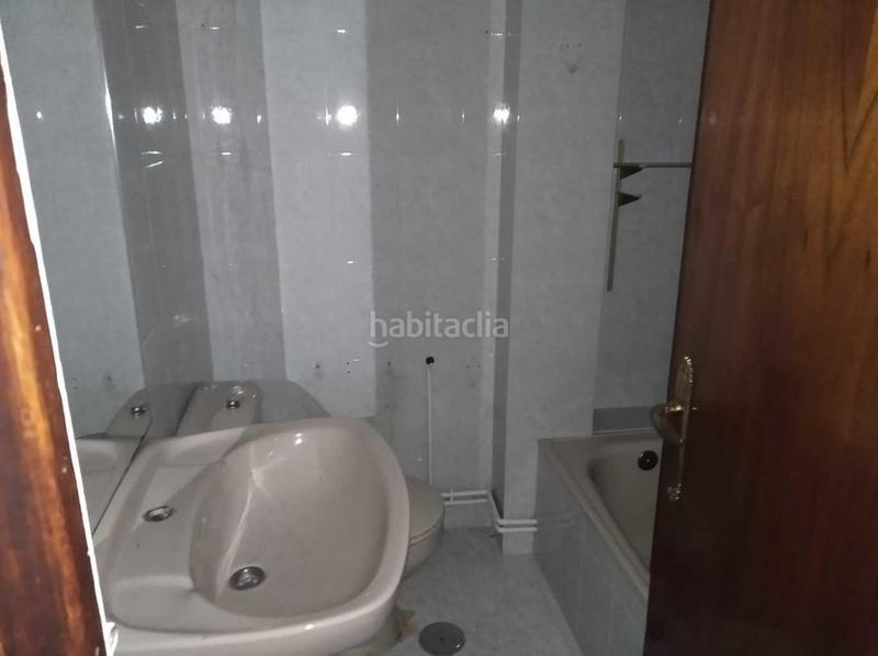 Foto b032c162-f8e9-4498-9f4e-267a4ee5e73f. Piso  para reformar a 2 minutos del Centro en Ponferrada