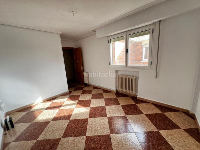Foto b8683f86-b840-4768-9811-3009c5a9caf3. Appartamento con riscaldamento parcheggio in Bembibre