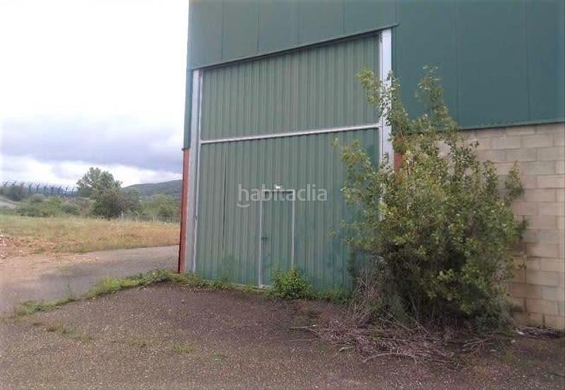 Foto 3caf7388-8f3b-4bdc-8937-f039adb1f124. Capannone industriale in Cuadros