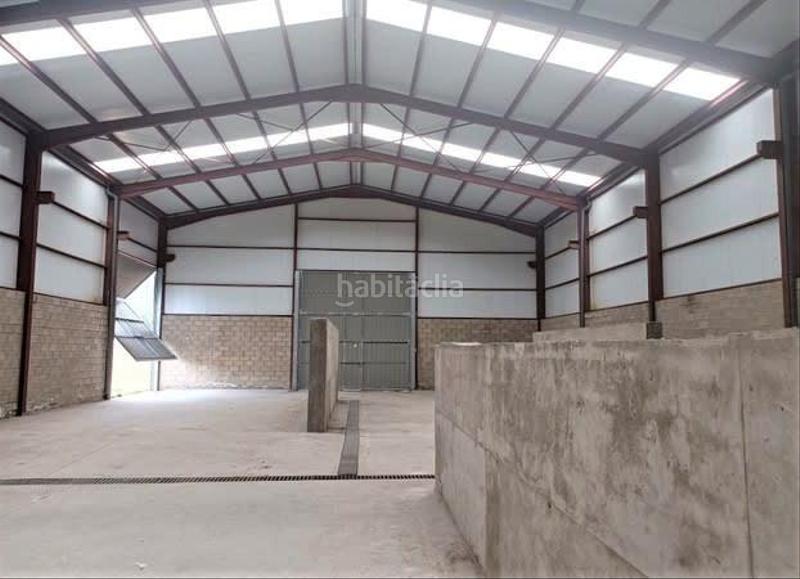 Foto a6c85a8d-da8a-4799-b965-45bf2df212fb. Capannone industriale in Cuadros