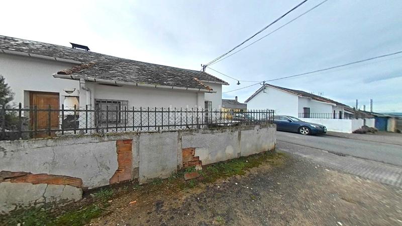 Foto 88c71f2f-5cea-4512-869d-a70263efee91. Casa  para reformar con patio en onamio en Molinaseca
