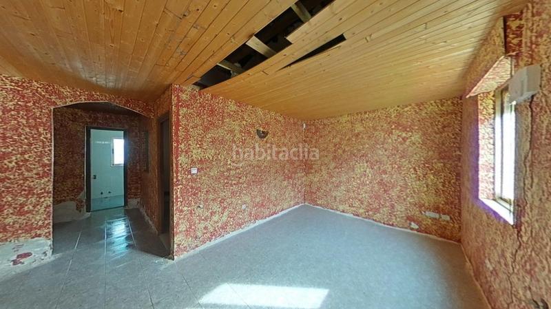 Foto cd6aa066-6b33-48ae-a656-3945369f3552. Casa  para reformar con patio en onamio en Molinaseca