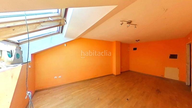 Foto edad4a21-4824-46a8-b1e6-73486f17f7a3. Apartament amb calefacció aparcament a Valdefresno