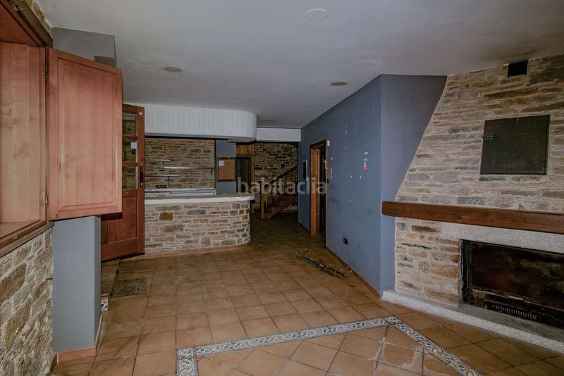 Foto 49524475-a2a3-4d86-954a-5f51d47c1f6e. Edificio hotel en herrrias en Vega de Valcarce