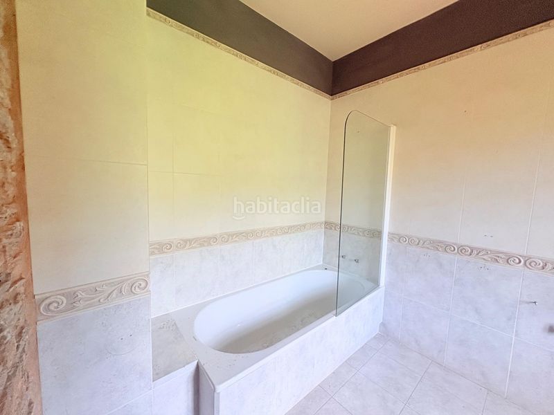 Foto d22358d7-1a3c-410f-be61-ae505a913608. Edificio hotel en herrrias en Vega de Valcarce