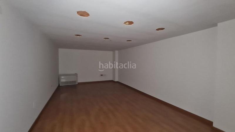 Foto 228281f9-269b-47f0-a95d-a3ed16a85fa4. Local comercial  cerca de la universidad en León