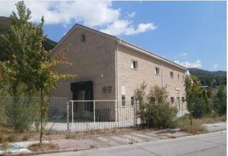 Nau industrial  Calle san lorenzo pi-vi. Nave industrial en retanbilidad en villablino