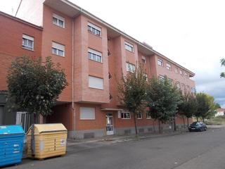 Aparcament cotxe  Calle del periodista lamparilla. Plaza de parking en leon