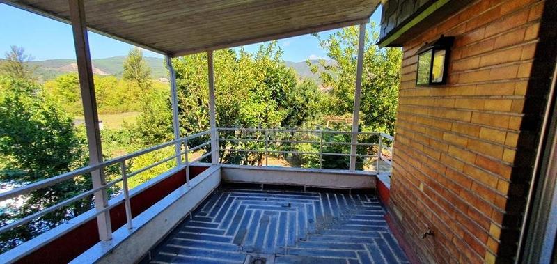 Foto 6c5cb2d8-8085-4485-95b8-83370a826601. Xalet amb calefacció aparcament piscina a Barco de Valdeorras (O)