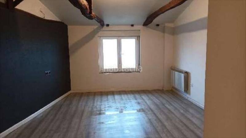 Foto 0031436f-821c-4215-af9d-4691b16cfe4b. Casa adossada amb calefacció a Valdefresno