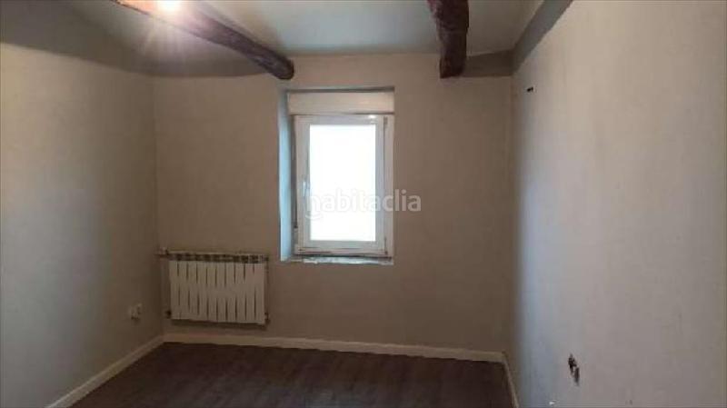 Foto 02935165-46f2-41ed-8636-637f825a8154. Casa adossada amb calefacció a Valdefresno